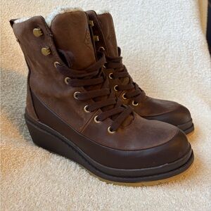 NEW Muck Boot Company Women’s Liberty Wedge Supreme Outdoor Leather Size 5.5